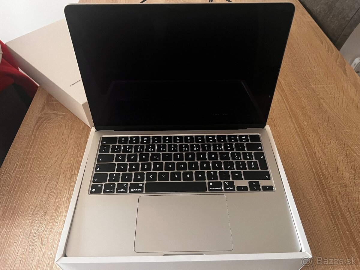 Apple MacBook M2 - 2