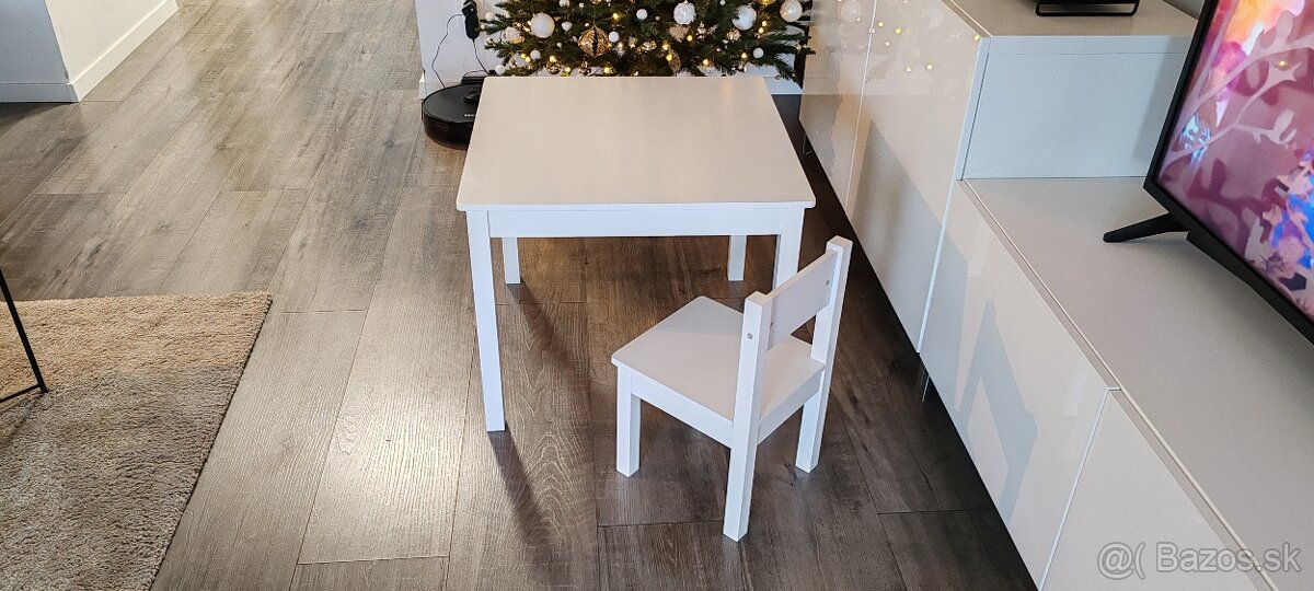 Masívny detský stôl a stolička - 2