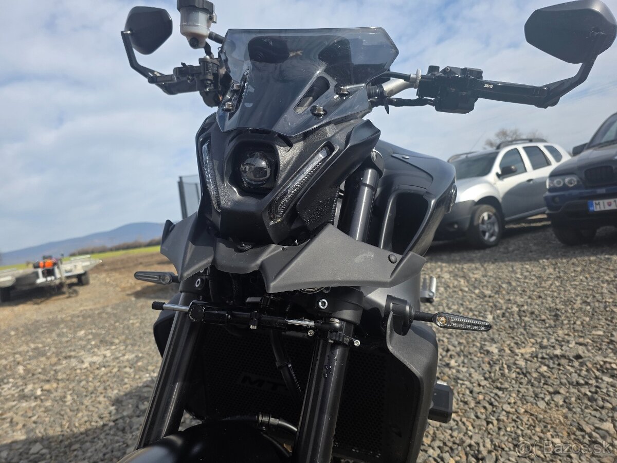 2023 yamaha mt 09 - 2