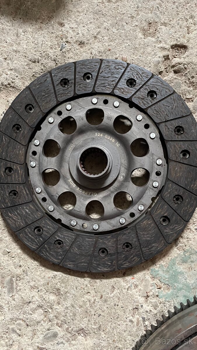 Spojka z zotrvačnikom - 2