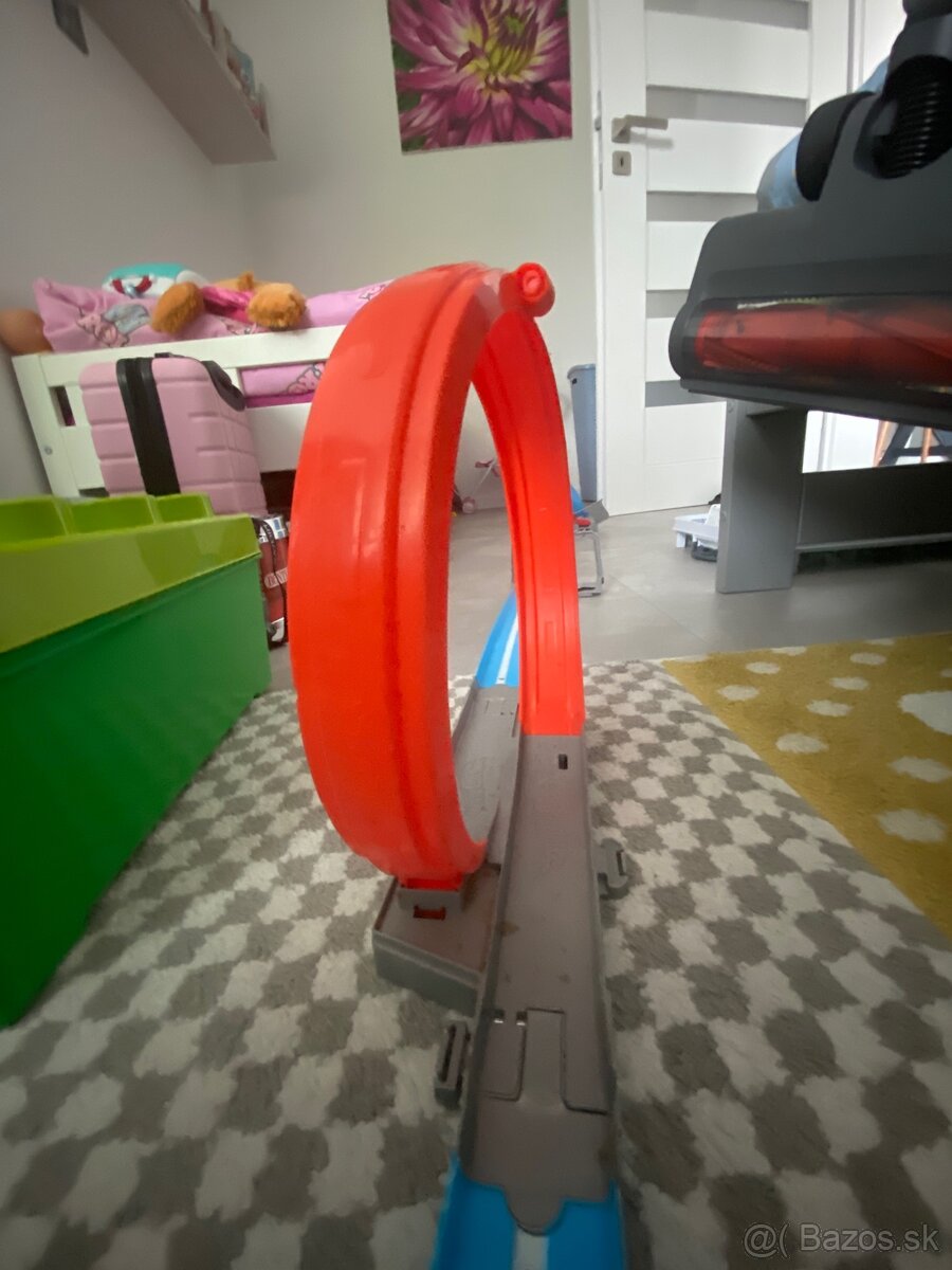 Hot wheels dráha 250cm - 2