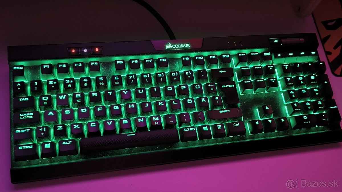 Corsair k70 rgb mk.2 mechanical keyboard - 2