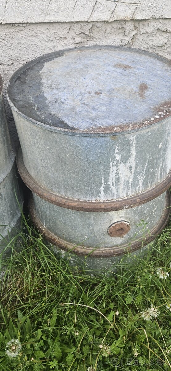 Sudy na vodu ,vápno a ine 200l - 2