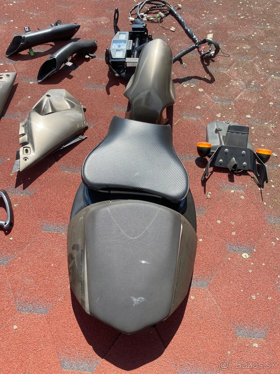 Aprilia SL Falco - 2