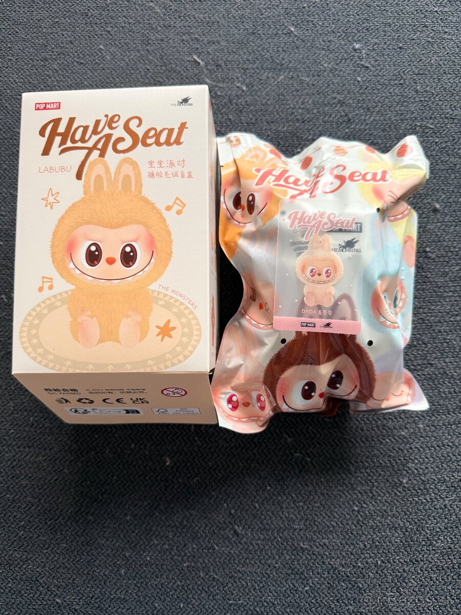 Labubu have seat - DADA - 2