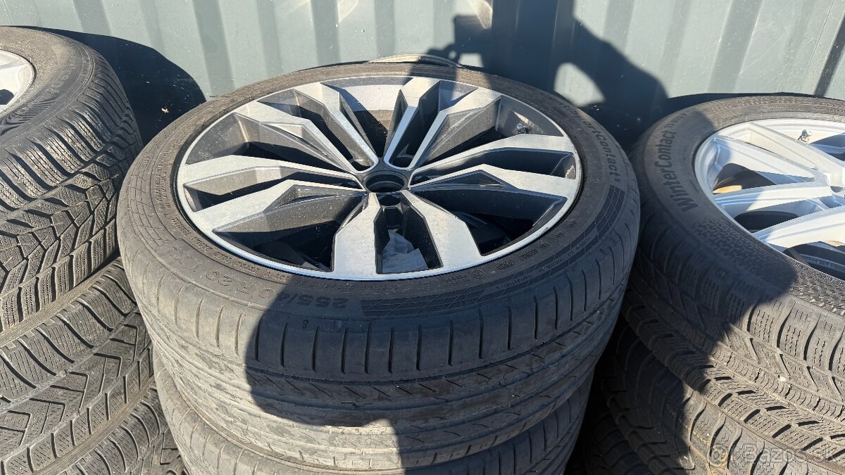 VW Tiguan 255/40 R20 - 2