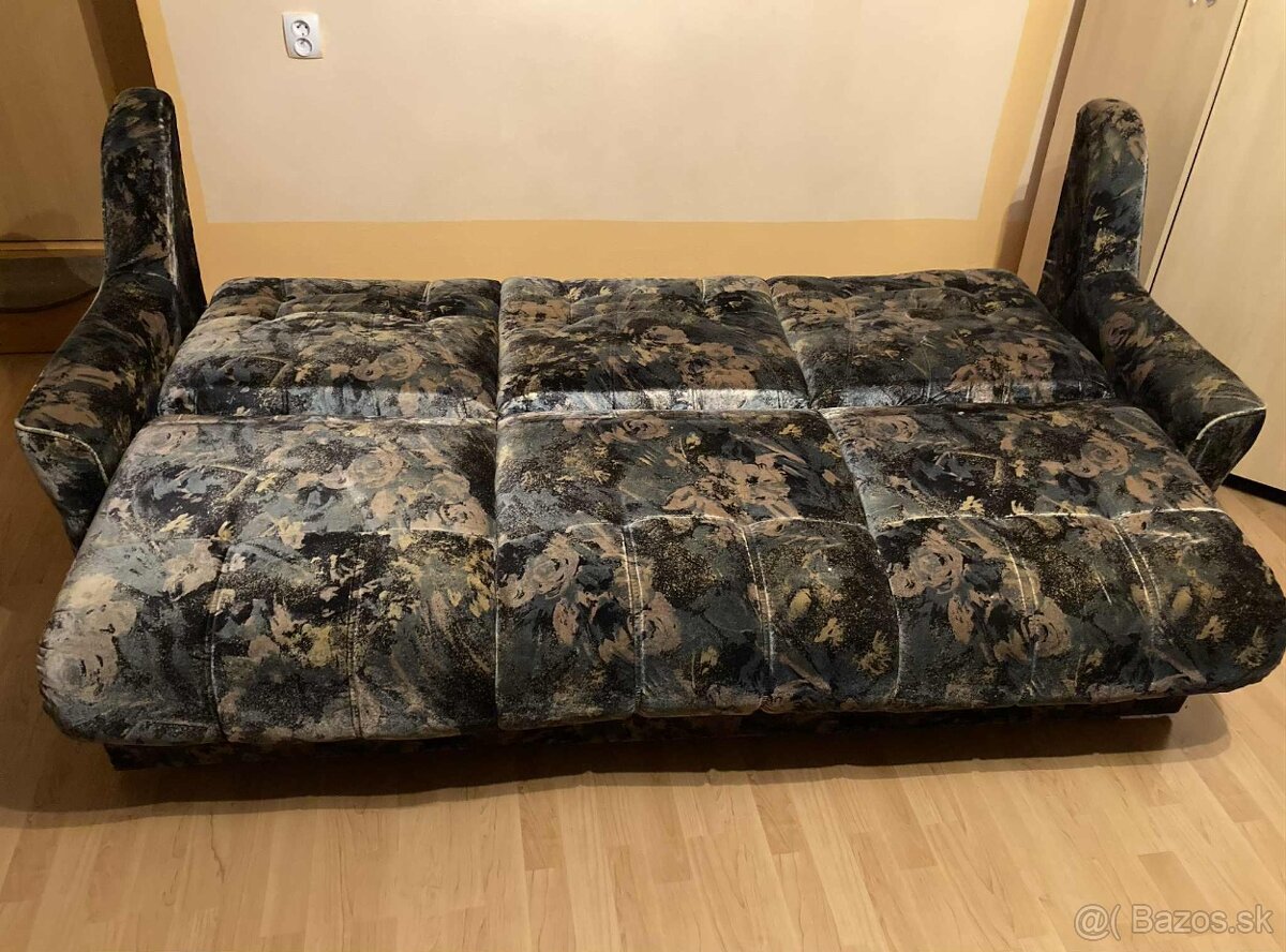 Darujem: Rozkladací Gauč aj s Kreslom - 2