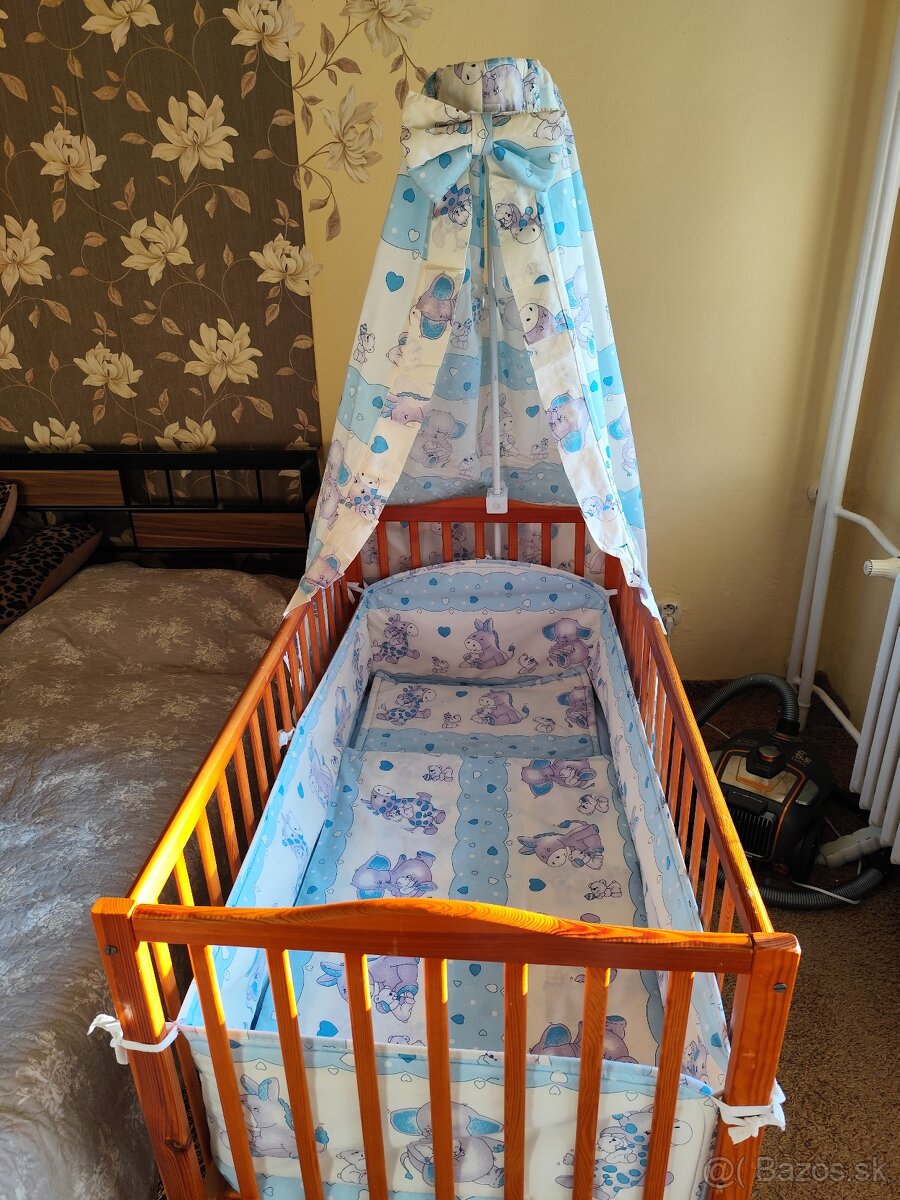 Drevená detská postieľka s baldachýnom - 2