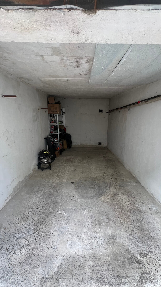 GARAZ SENEC PRENAJOM - 2