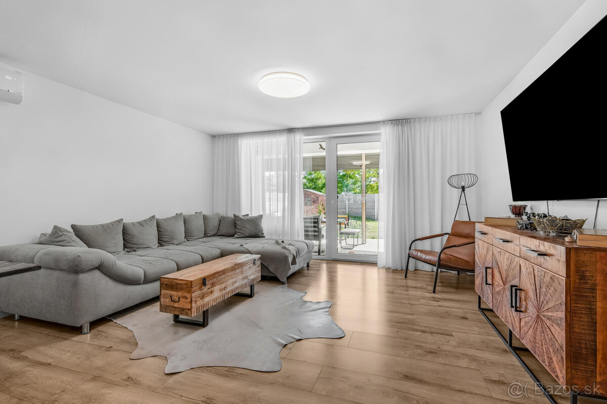 NA PREDAJ unikátny, samostatný 4-iz Rodinný dom priamo v DS - 2