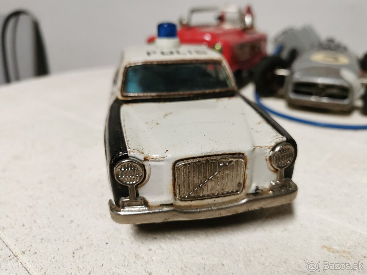 Plechové autíčko Volvo Policia - 2