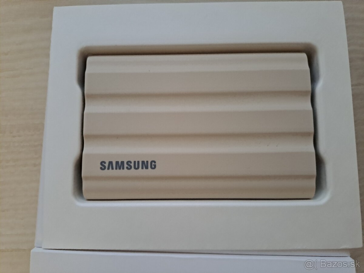 Externý SSD disk Samsung T7 Shield 1TB - 2