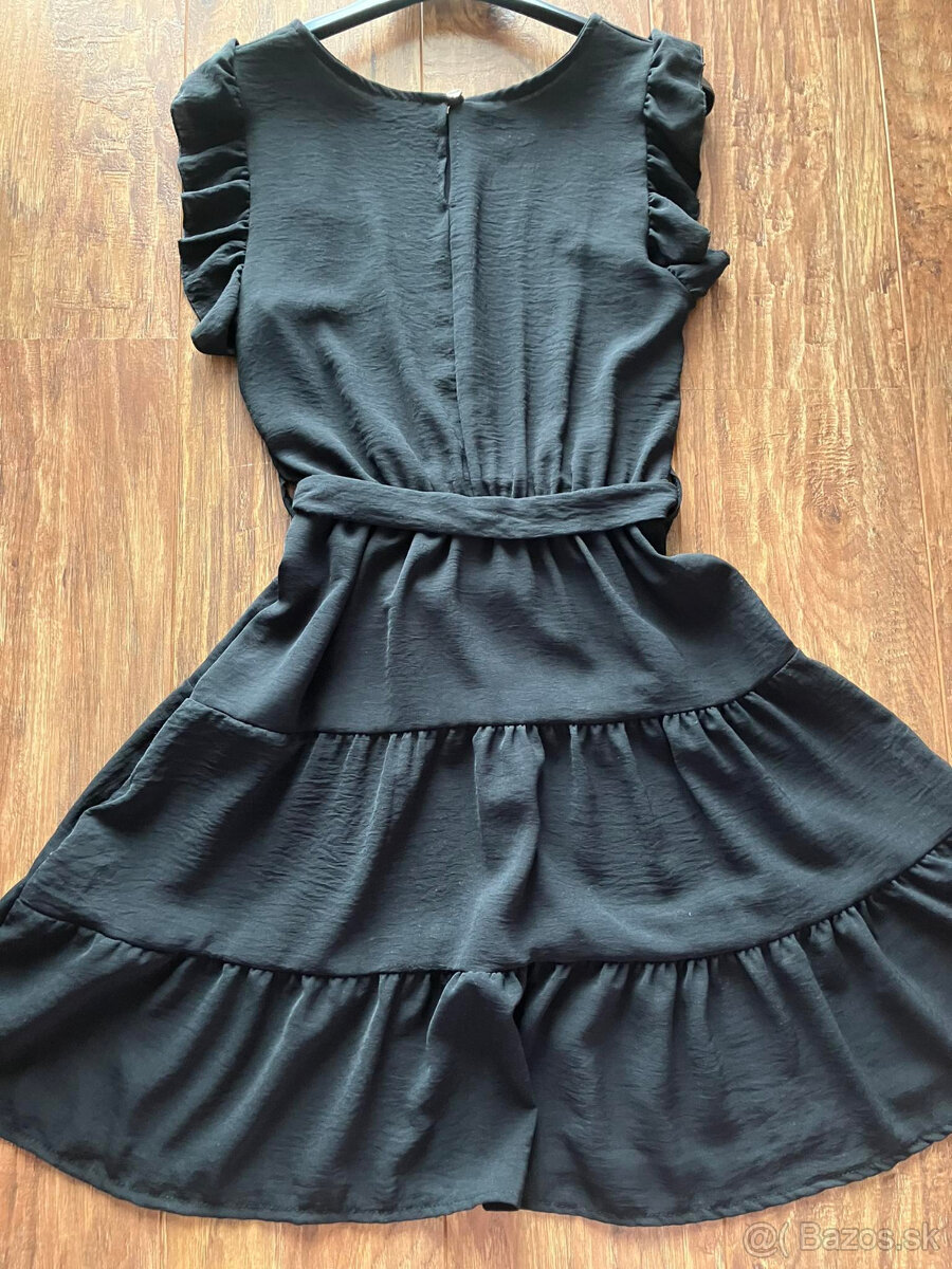 Predám nádherné čierne šaty, S/M - 2