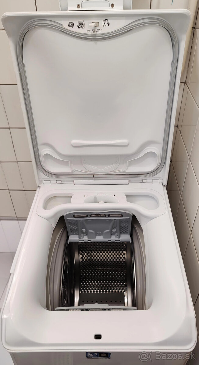 Funkčná práčka Elektrolux zhora plnená - 2