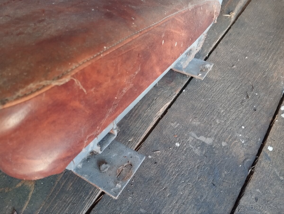 Sedačky trolejbus - 2