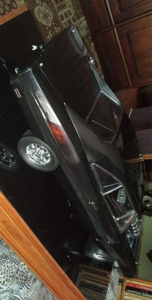 Dodge Chalanger R/T V MIERKE 1:8 - 2