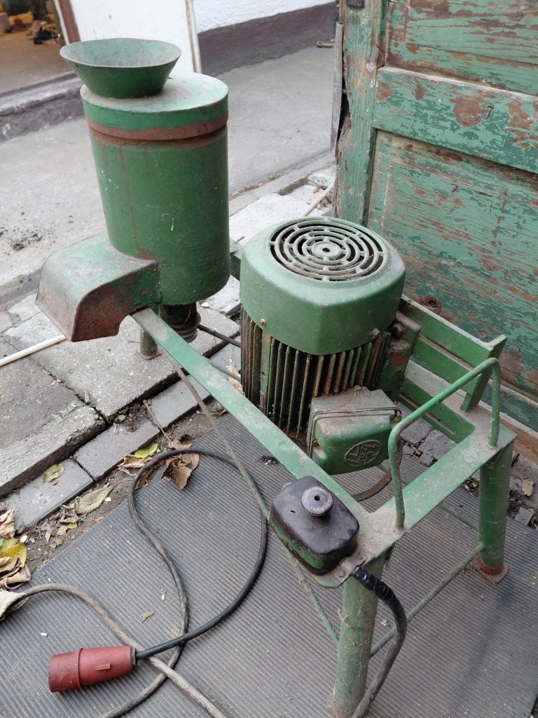 Drtič ovocia, Brúska - 2