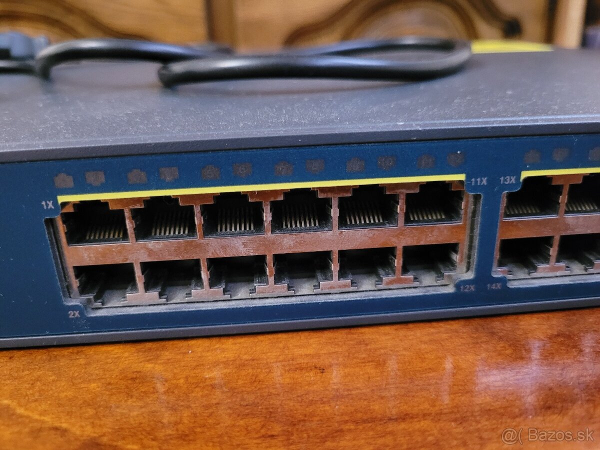 Predám Cisco Switch C3560V2-24PS-E - 2