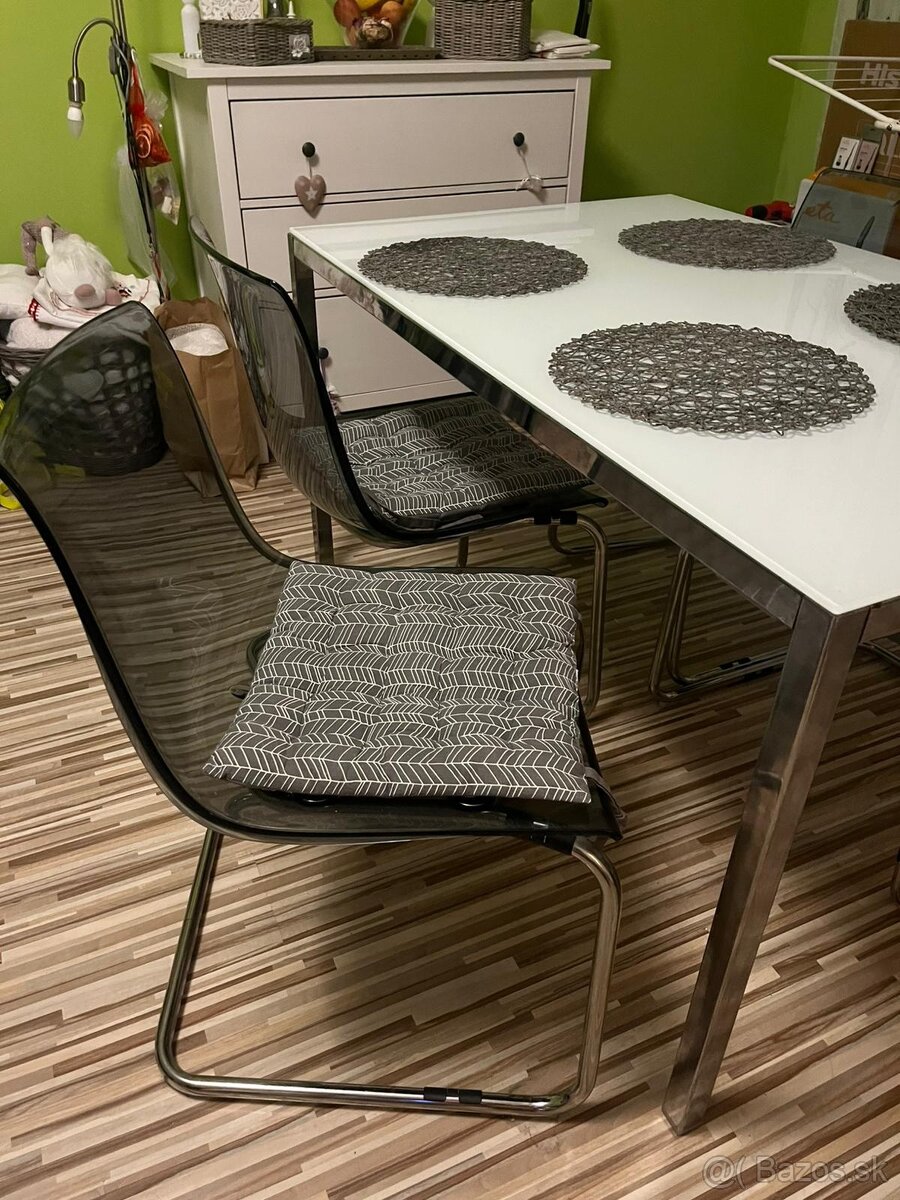 Jedálenský stôl a stoličky - 2