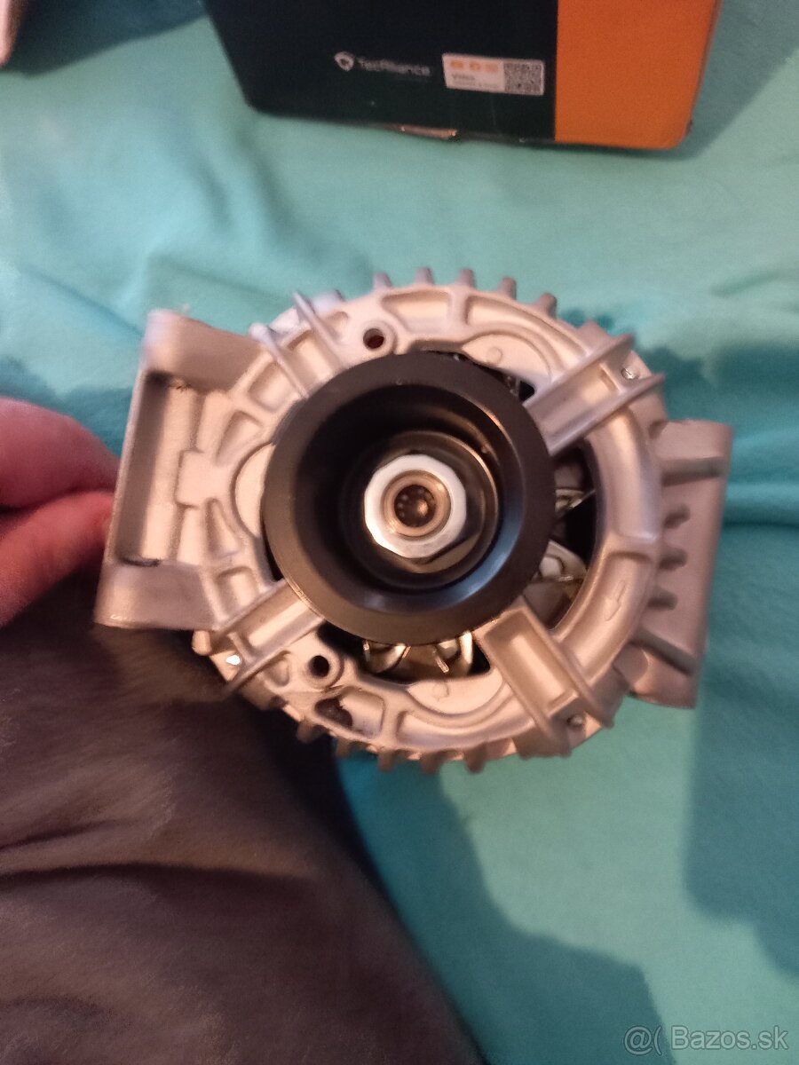 Predám alternátor motora renault dacia - 2