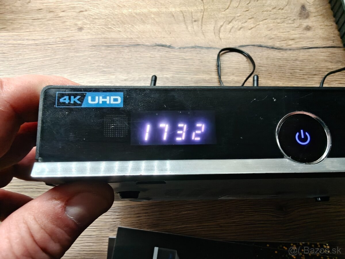 Satelitný prijímač Octagon SF8008 4K - 2