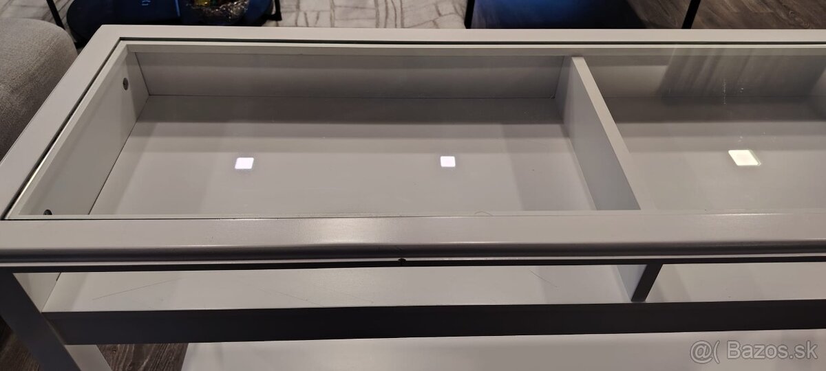 Konzolovy stolik - 2