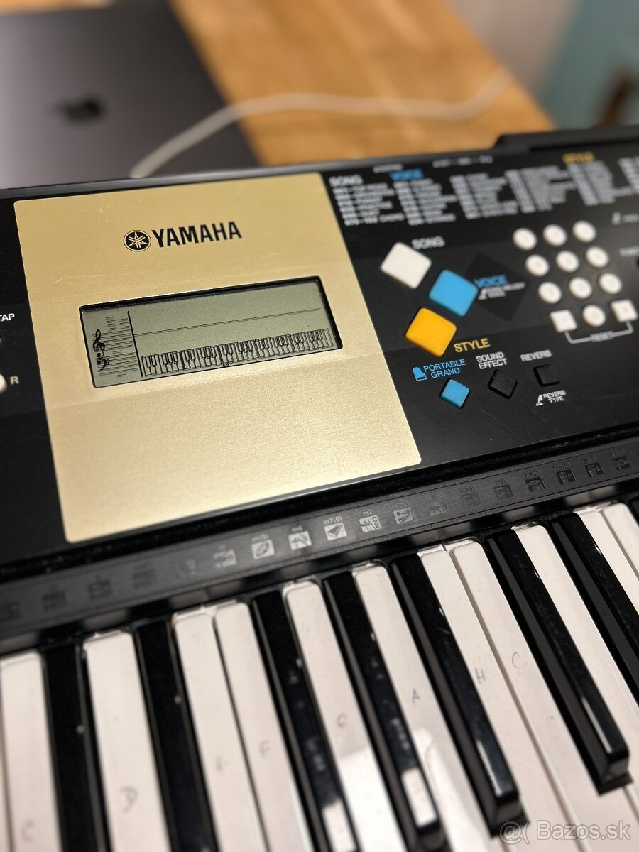 Digitálny keyboard YAMAHA YPT-220 - 2
