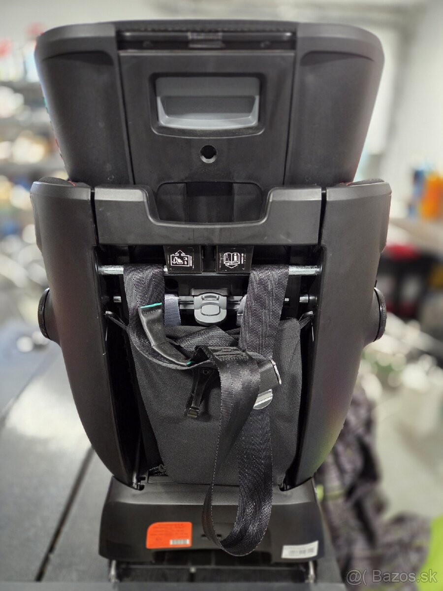 Autosedačka Britax Römer Advansafic IV R IsoFix - 2