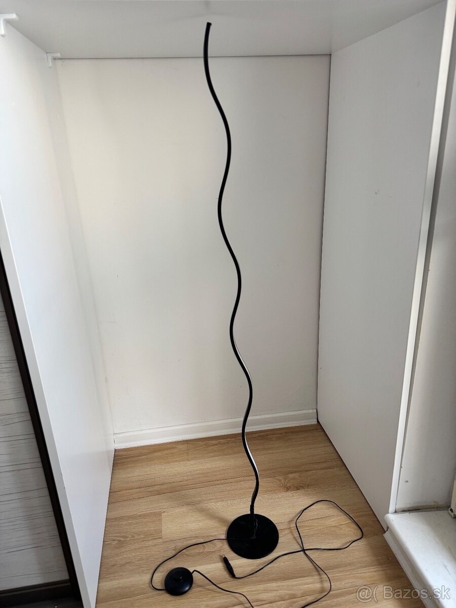 LED stojaca lampa WAWE - 2