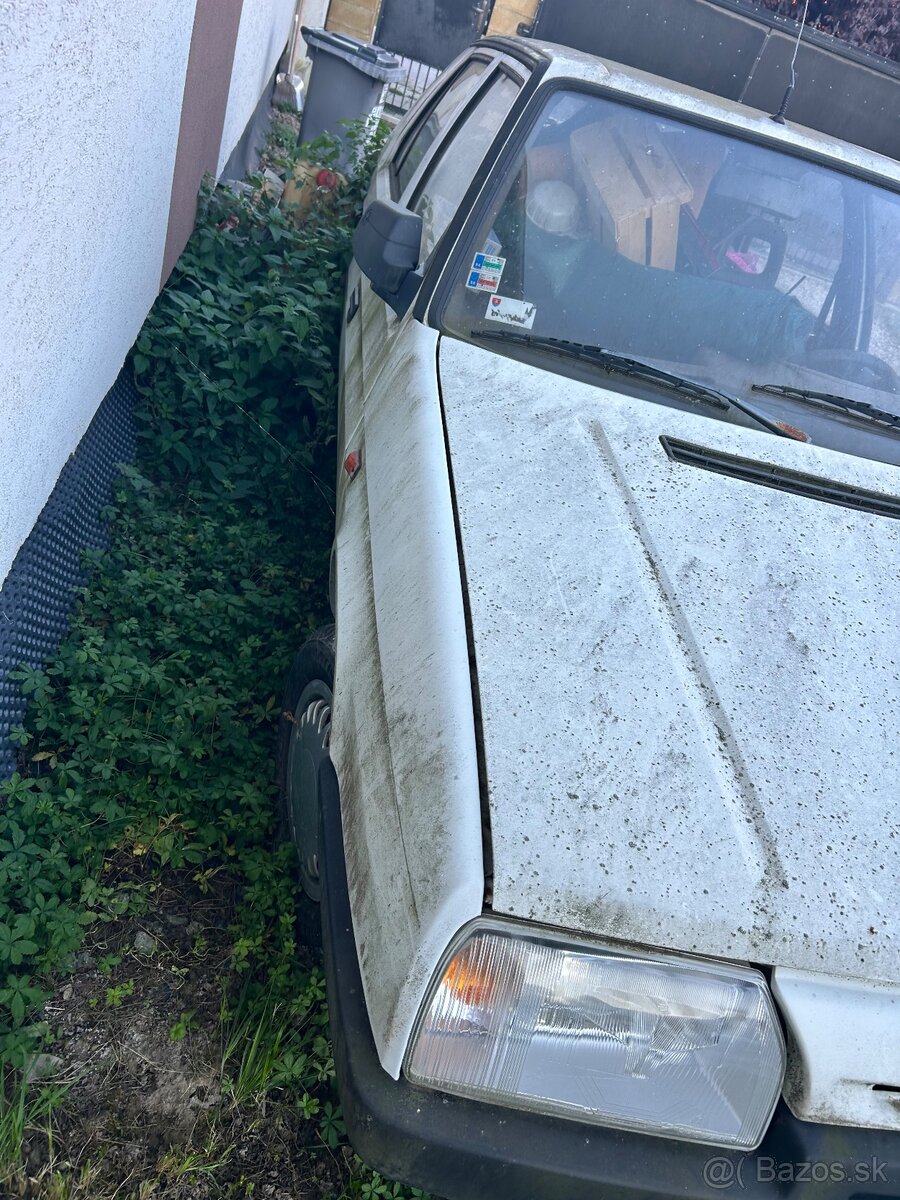 Skoda Favorit bez TP a SPZ - 2