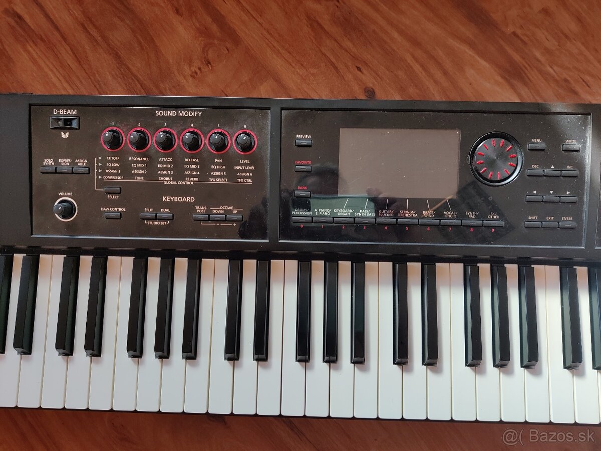 Roland FA 08 - 2
