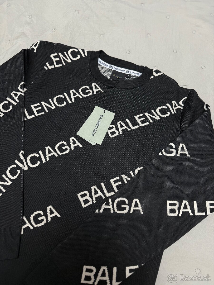 Balenciaga čierny sveter veľkosť S - 2