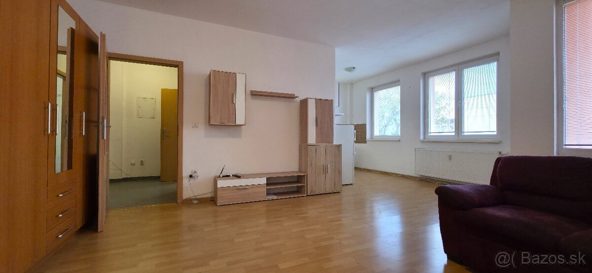 PNORF – 1i byt, 40 m2, 485,-€, státie, loggia, Železničná ul - 2