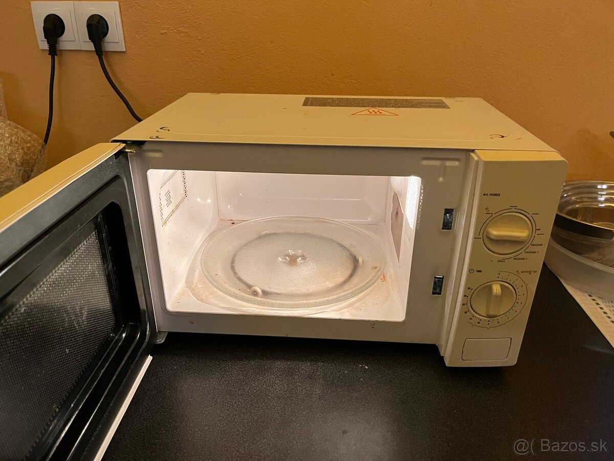 Predám mikrovlnnú rúru Zelmer - 2