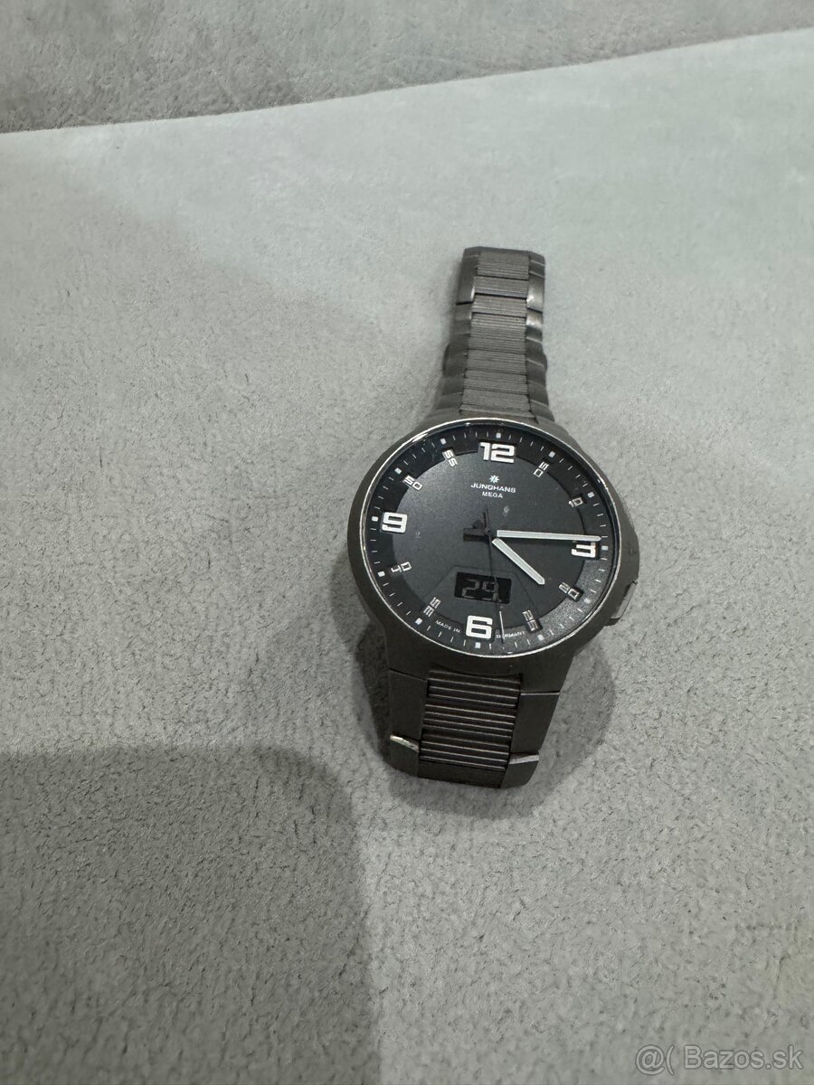 Predám Junghans MEGA - 2