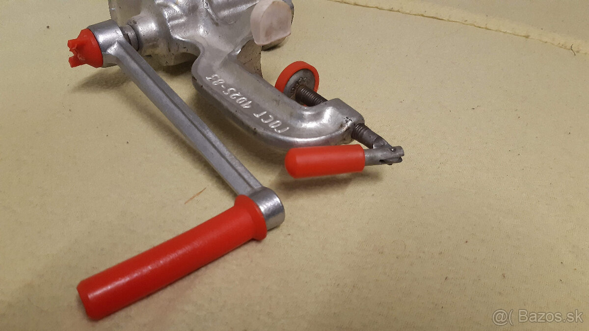 Predám mlynček na mäso. - 2