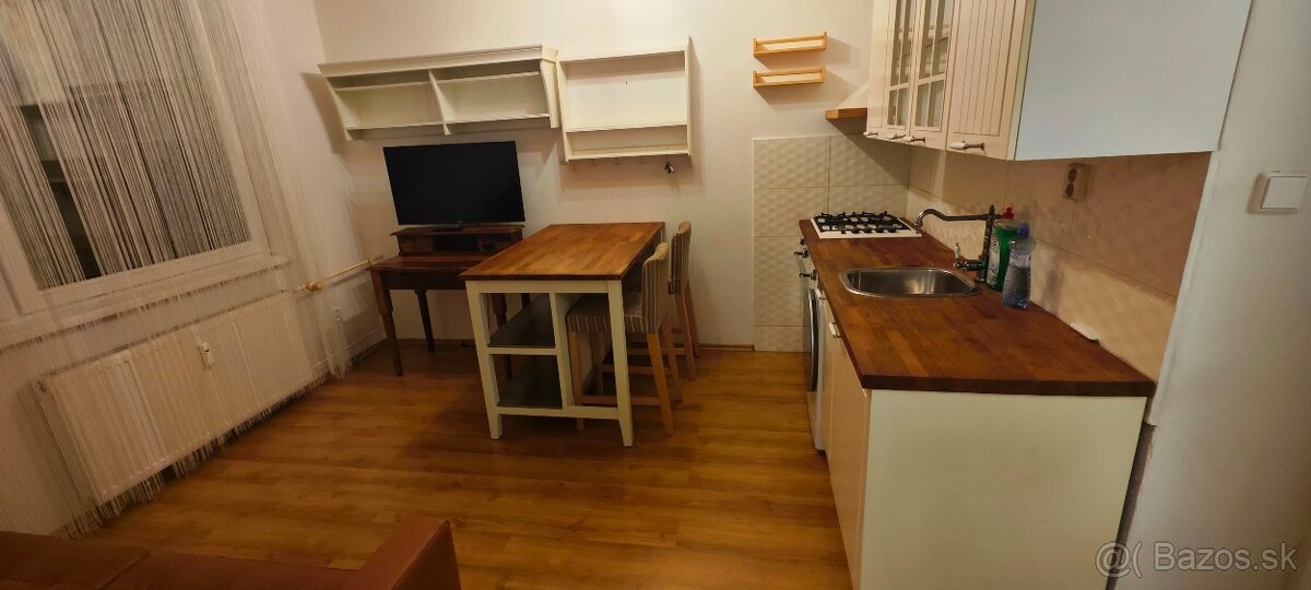 Realitný kancelária REALADR s.r.o. - 2