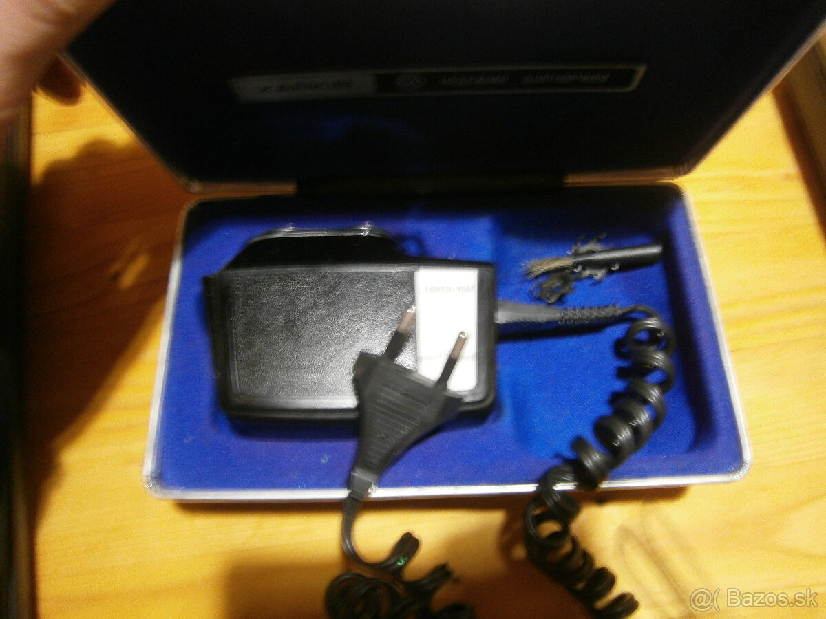 raritny holiaci strojcek xapkib-15m - 2