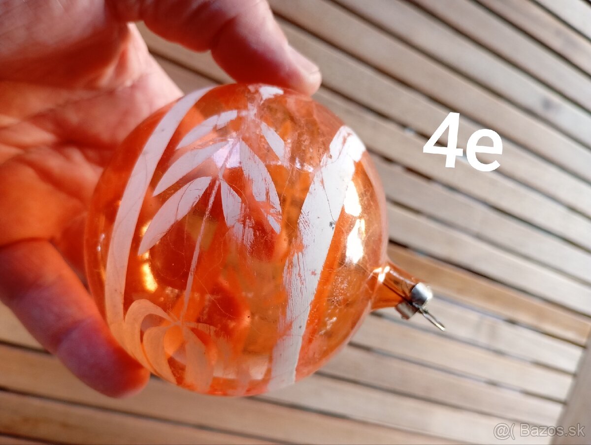 staré vianočné ozdoby. - 2