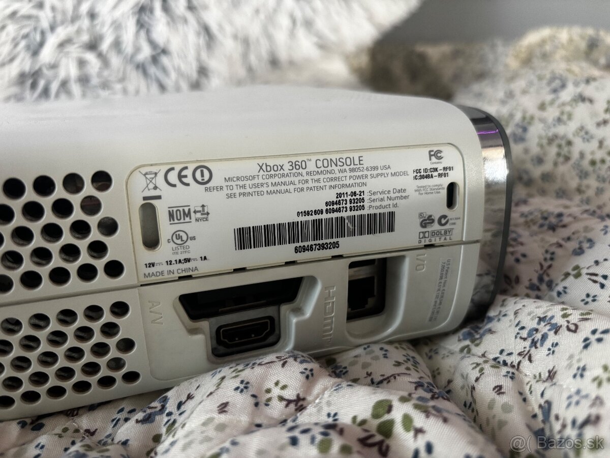 Xbox 360 s príslušenstvom - 2