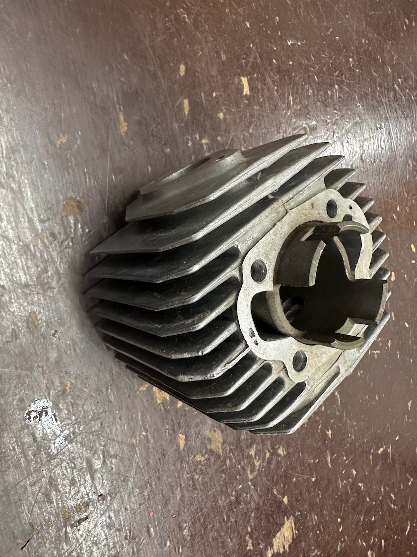 Predám orig. nový VALEC JAWA pionier 05 uzke kanále uloženka - 2