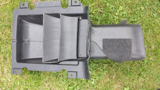 Nissan GTR R35, predám Predný vzduchový náduch na olejový ch - 2