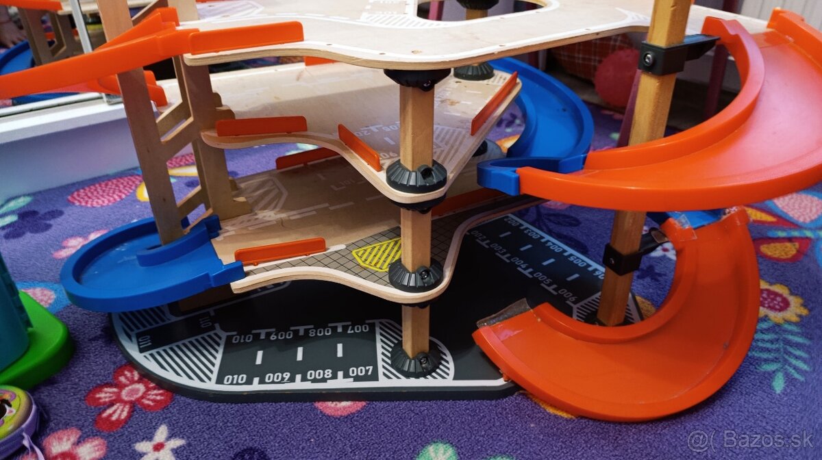 Predám veľkú drevenú autodráhu v dobrom stave - 2