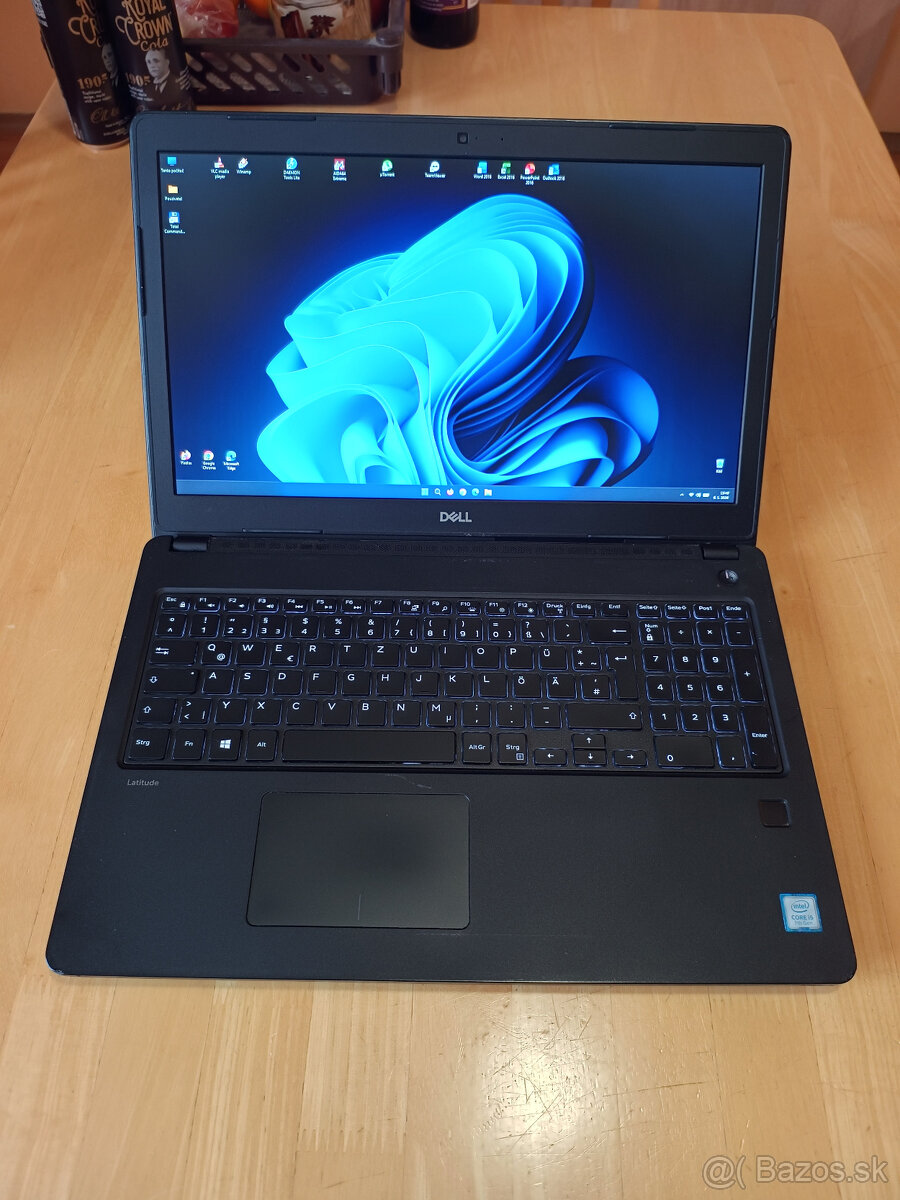 DELL Latitude 3580 - 15.6" / i5 / DDR4 / SSD / AMD grafika - 2