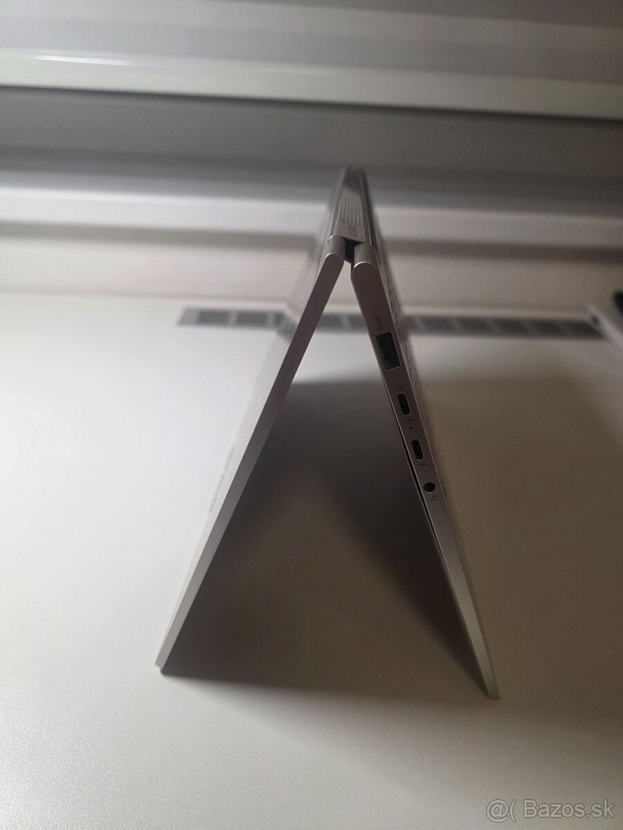 Lenovo Yoga C740 - 2