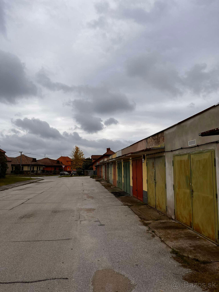 Predaj garáže v Holíči - 2