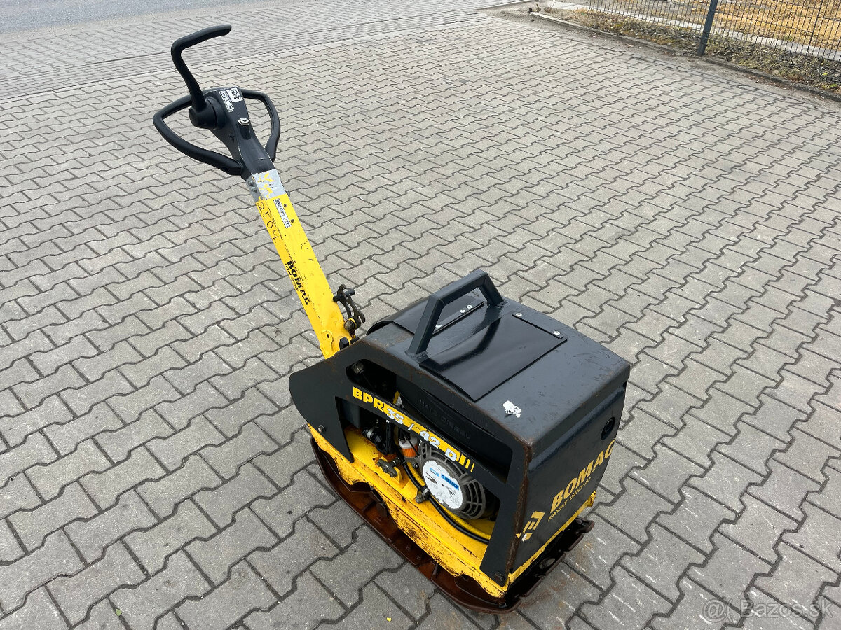 Reverzná vibračná doska Bomag BPR 35/42 D/E - 2
