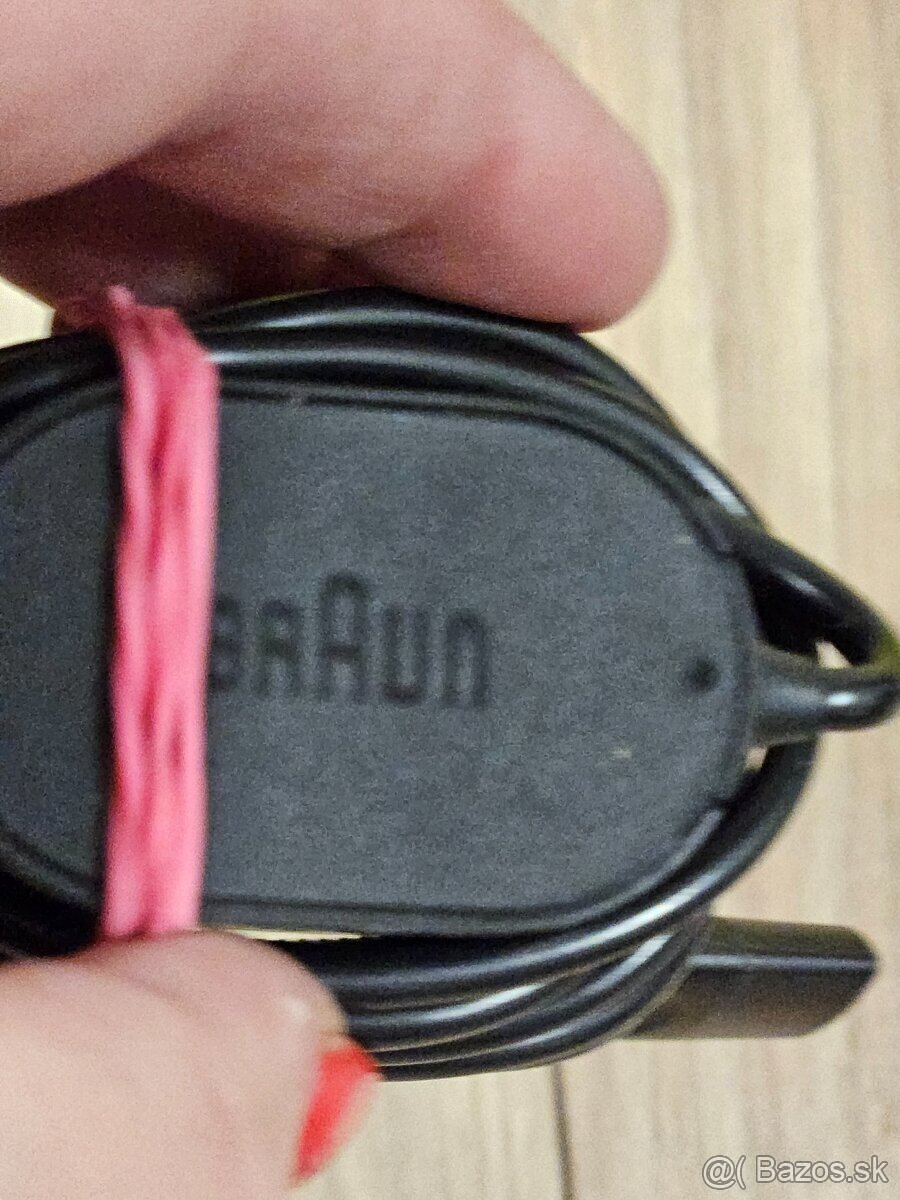 Nabíjačka na holiaci strojček - 2