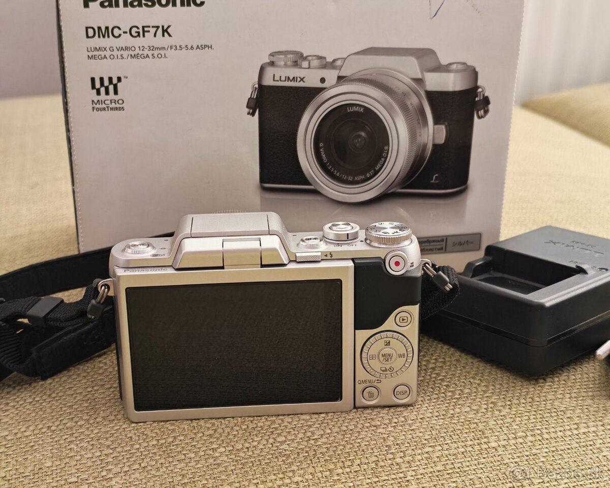 Panasonic Lumix DMC-GF7 - 2