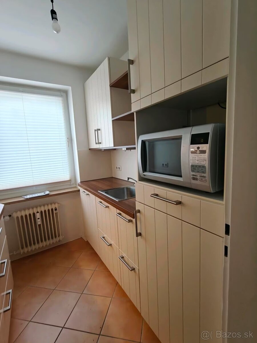 Nadčasová kuchyňa EVELÍNA - 2